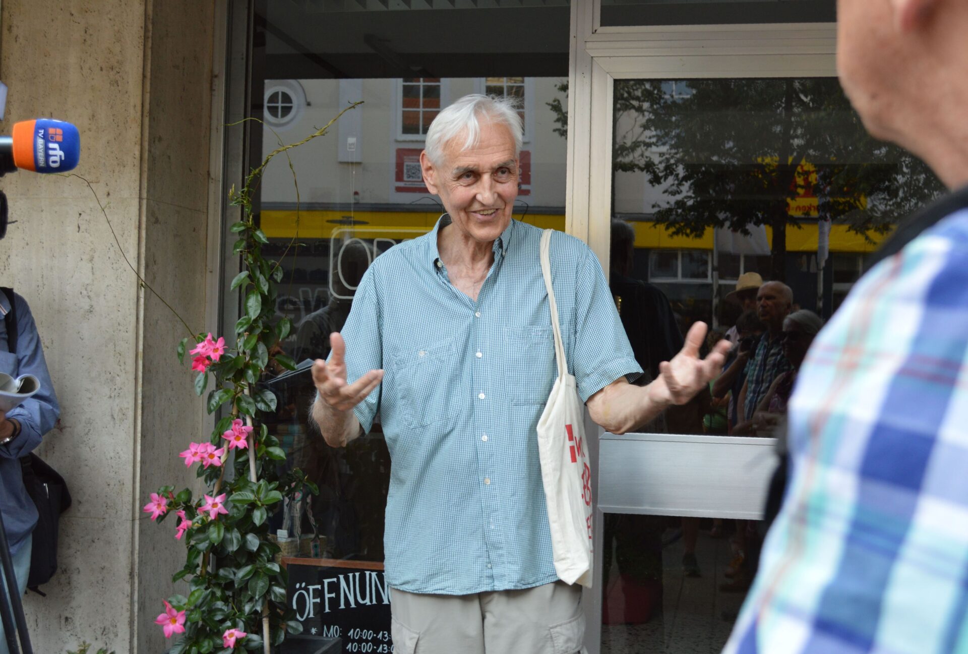 Enkel Karl Rittmann am ehemaligen Wohnhaus, heute Lindenstraße 15